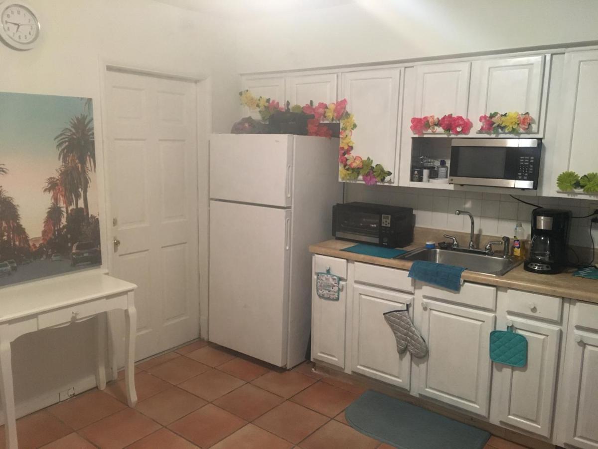 Zen Women'S Hostel פורט לודרדייל מראה חיצוני תמונה