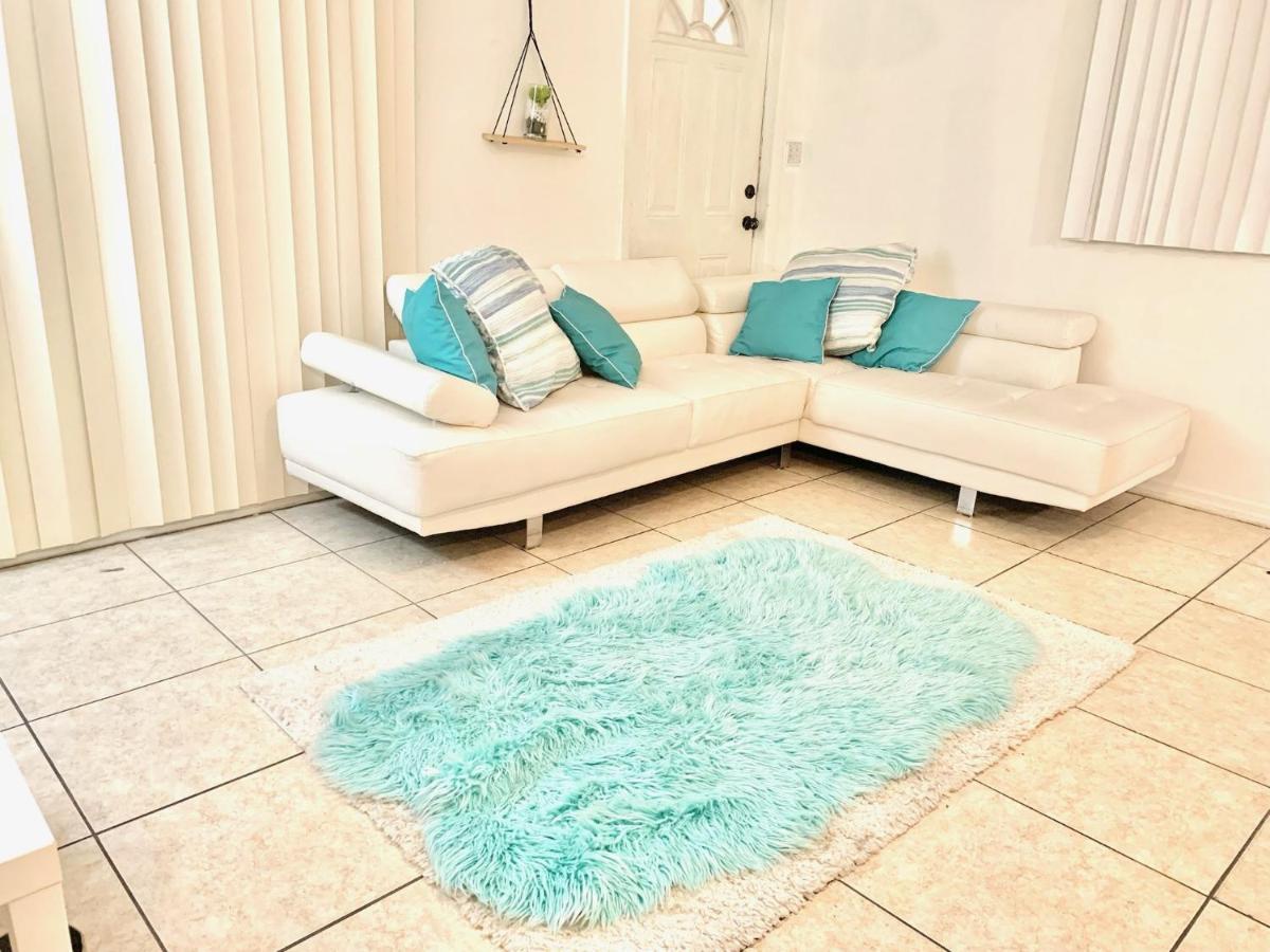 Zen Women'S Hostel פורט לודרדייל מראה חיצוני תמונה