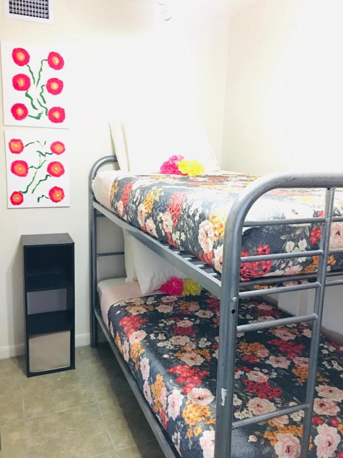 Zen Women'S Hostel פורט לודרדייל מראה חיצוני תמונה